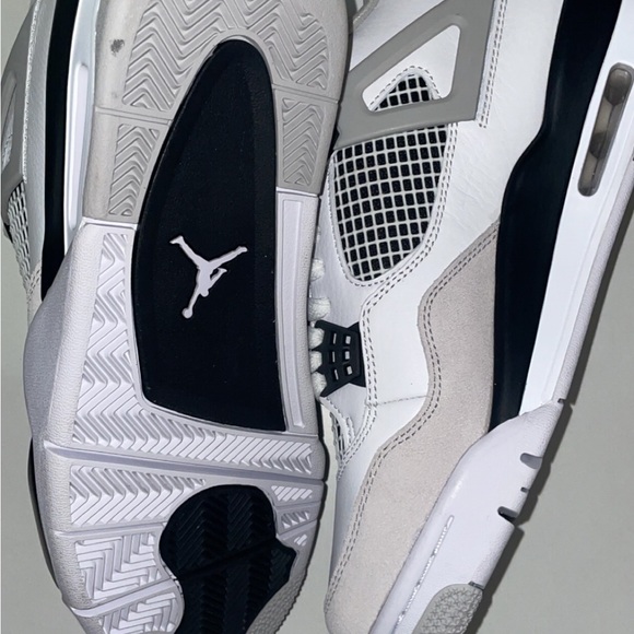 Jordan 4s used size 10 no box - Picture 4 of 5